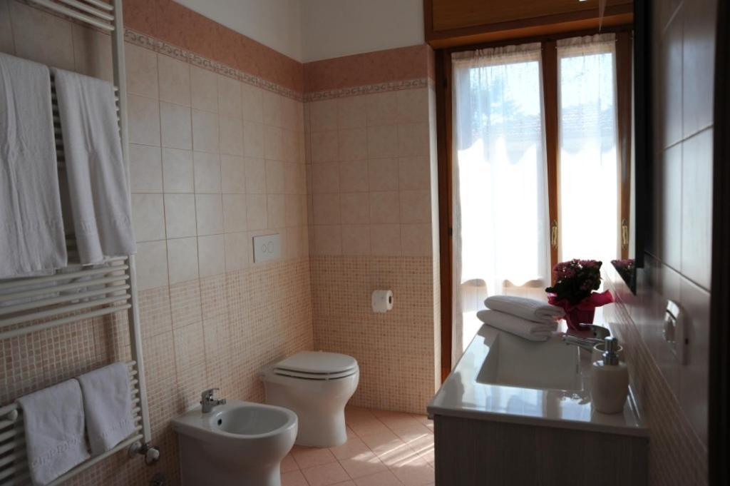 B&B Paola E Francesco San Martino Siccomario Exteriör bild